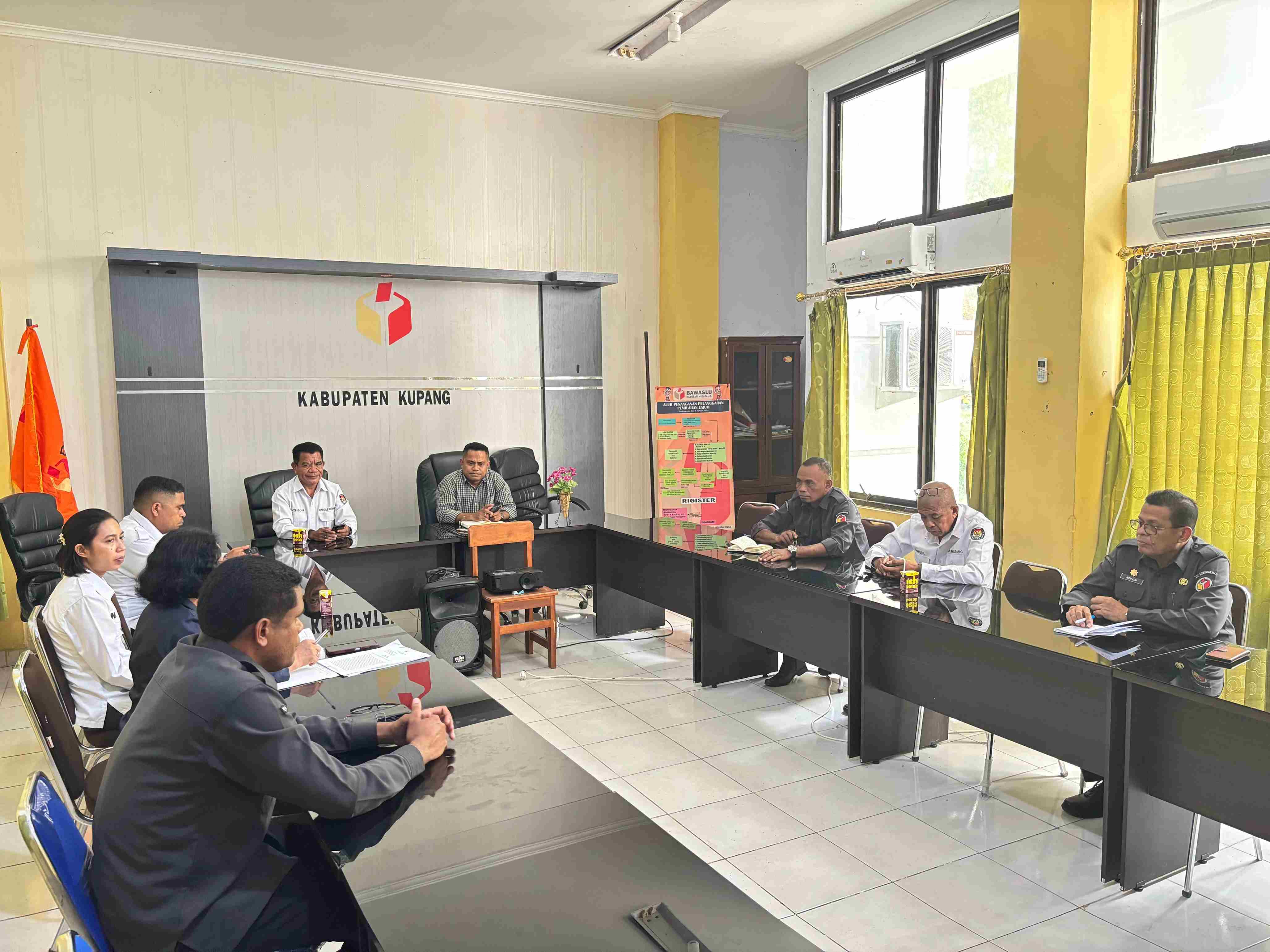 Bawaslu Kabupaten Kupang Terima Kunjungan Kerja KPU, Bahas PDPB