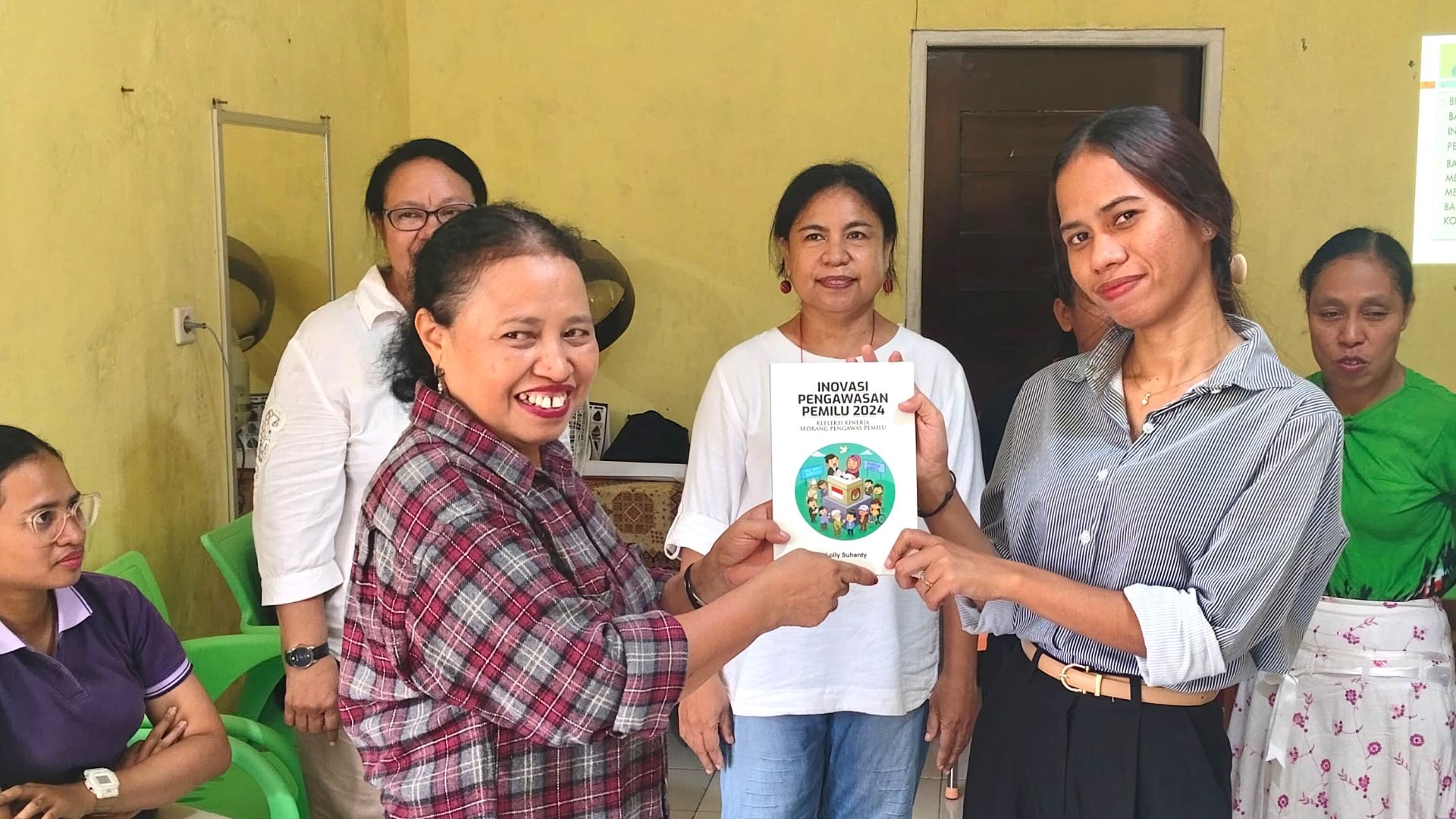 Maria Yulita Sarina Tekankan Peran Perempuan dalam Pengawasan Pemilu