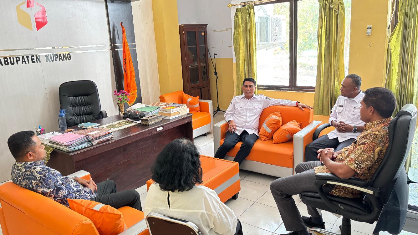 Marthoni Tegaskan Komitmen Usai Supervisi Ketua Bawaslu NTT di Bawaslu Kabupaten Kupang