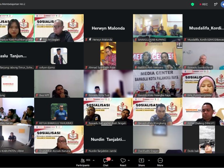 Hasil Tangkapan layar saat Anggota Bawaslu Kabupaten Kupang dan Kepala Sekretariat saat mengikuti  Sosialisasi Surat Edaran Program Bawaslu Membelajarkan 2 Tahun 2026