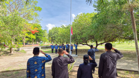 Semangat Kepahlawanan Jadi Inspirasi, Bawaslu Kabupaten Kupang Gelar Upacara Hari Pahlawan 2025