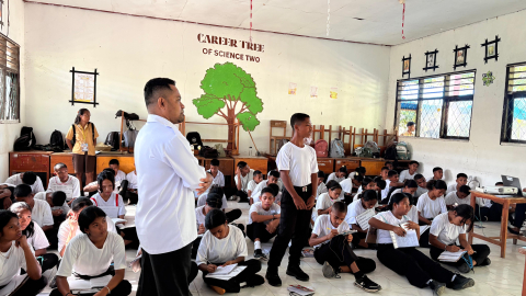 Bawaslu Goes to School Warnai MPLS SMA Negeri 1 Fatuleu, Tanamkan Semangat Pengawasan Partisipatif Sejak Dini