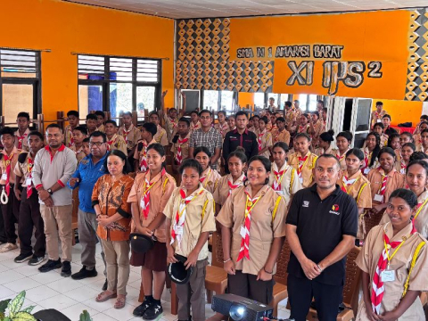 Foto bersama Peserta Raimuna Tingkat Kabupaten Kupang di SMA Negeri 1 Amarasi Barat