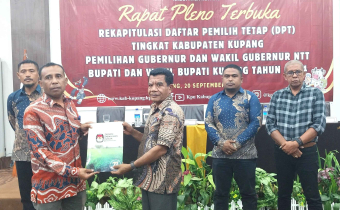 Bawaslu Kab Kupang Awasi Pleno Rekapitulasi dan Penetapan Daftar Pemilih Tetap (DPT)