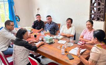 Suasana diskusi dalam kegiatan Konsolidasi Demokrasi antara Bawaslu Kabupaten Kupang dan Bengkel APPEK NTT.