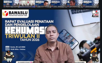 Tangkapan layar saat Anggota Bawaslu Provinsi NTT, Amrunur Muh Darwan saat memaparkan hasil evaluasi Pengelolaan Kehumasan Triwulan II 2026 Bawaslu se NTT.