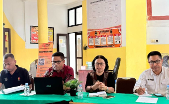 Jajaran Pimpinan Bawaslu Kabupaten Kupang saat memimpin Rapat perdana Tim Pelaksana Program Bawaslu Membelajarkan Tahun 2026