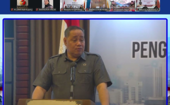 Hasil tangkapan layar saat Anggota Bawaslu Republik Indonesia Koordinator Divisi Sumber Daya Manusia, Organisasi, dan Pendidikan dan Pelatihan, Herwin J.H. Malonda saat memberi sambutan dan membuka kegiatan Sosialisasi Model Evaluasi dan Pengumpulan Data Pendukung Evaluasi Indeks Kerawanan Pemilu (IKP) Tahun 2024