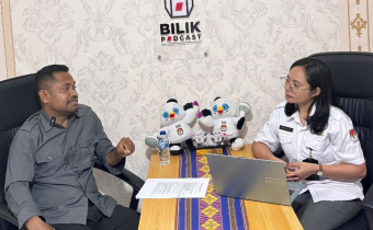 Ketua Bawaslu Kabupaten Kupang Marthoni Reo, S.H. saat menjadi Narasumber dalam Podcast KPU Kabupaten Kupang