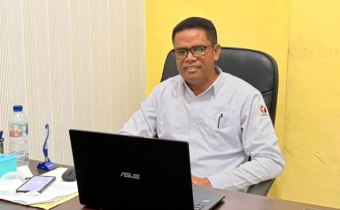 Koordinator Divisi Penanganan Pelanggaran dan Data Informasi Bawaslu Kabupaten Kupang Adam Horison Bao, S.H. saat mengikuti MINGGAR Edisi XIV
