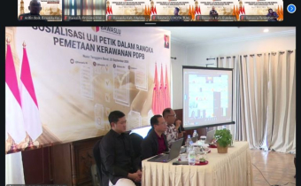 Tangkapan layar Staf P2H Bawaslu Kabupaten Kupang Arifin Boik, S.H. saat mengikuti Sosialisasi Uji Petik dalam rangka Riset Pemetaan Kerawanan Isu Strategis Pemutakhiran Data Pemilih Berkelanjutan (PDPB) 