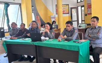 Jajaran Pimpinan Bawaslu Kabupaten Kupang saat memimpin kegiatan Internalisasi Metode Uji Petik dalam Pengawasan PDPB